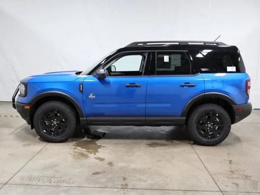 2025 Ford Bronco Sport Outer Banks photo 1