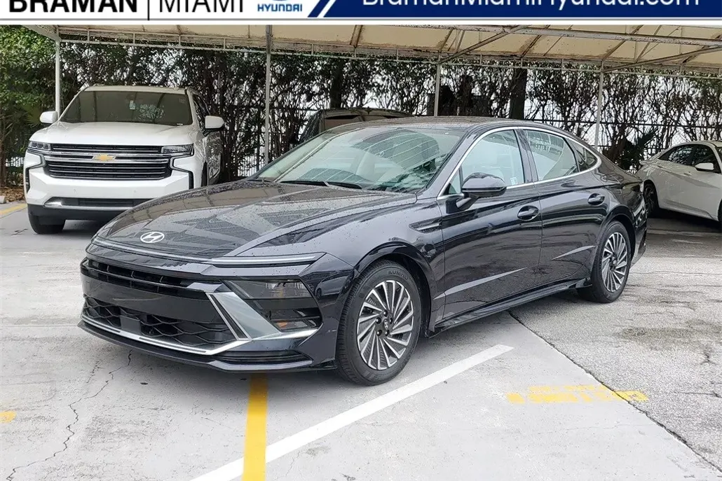 2025 Hyundai Sonata Hybrid SEL photo 1