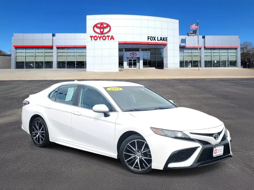 2021 Toyota Camry SE photo 1
