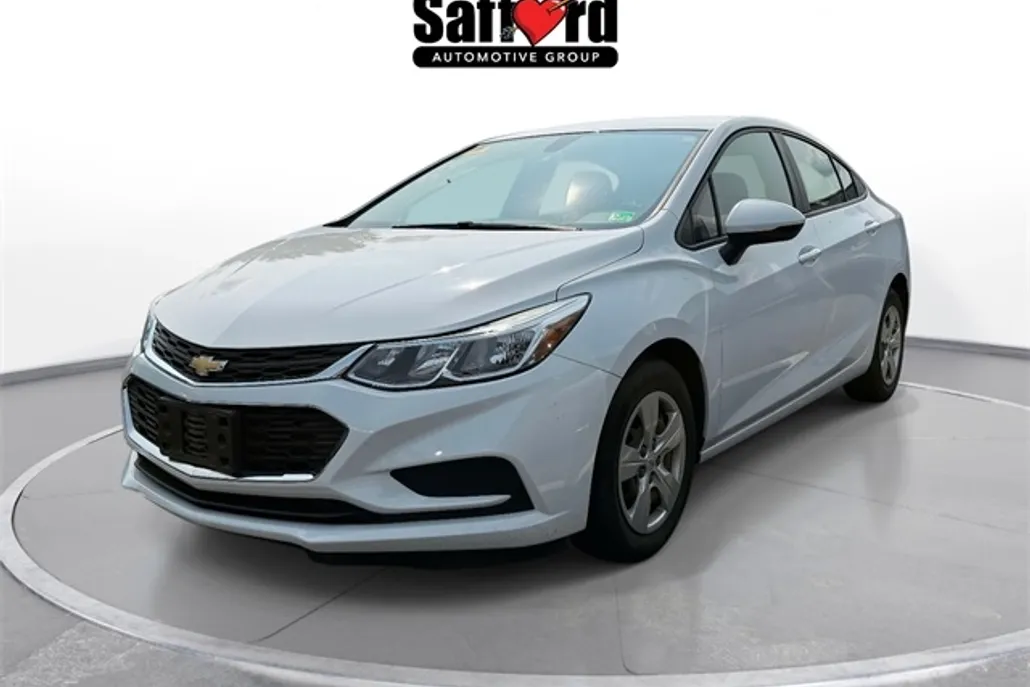 2018 Chevrolet Cruze LS photo 1