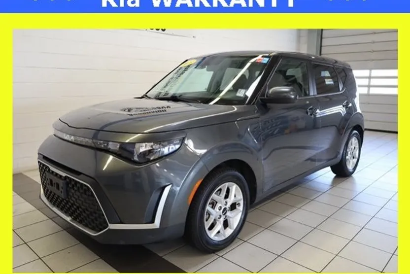 2023 Kia Soul LX photo 1