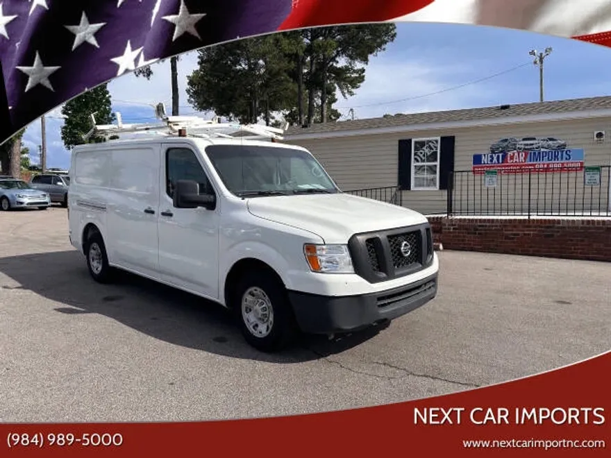 2017 Nissan NV2500 HD SV photo 1