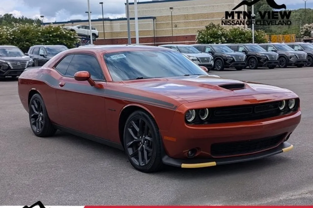 2022 Dodge Challenger R/T photo 1