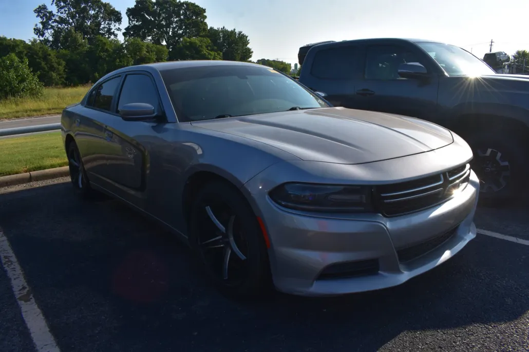 2017 Dodge Charger SE photo 1