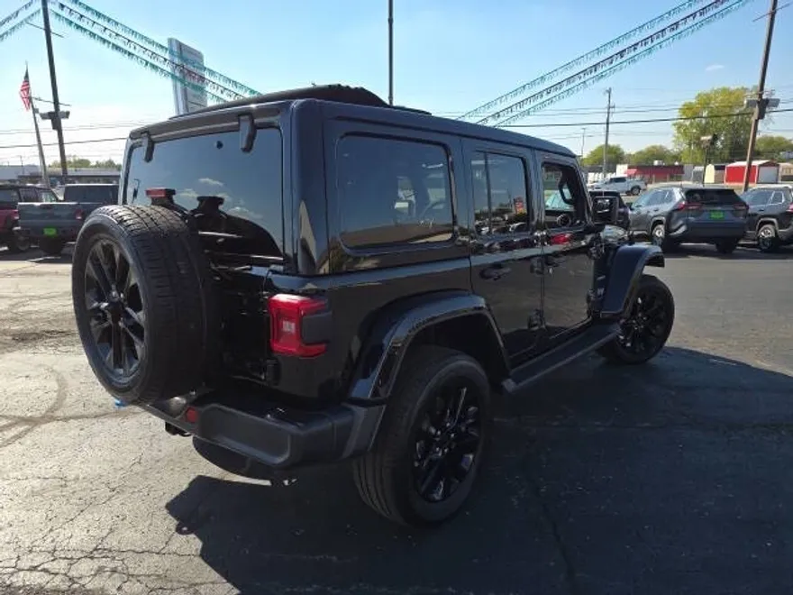 2023 Jeep Wrangler Sahara 4xe photo 1