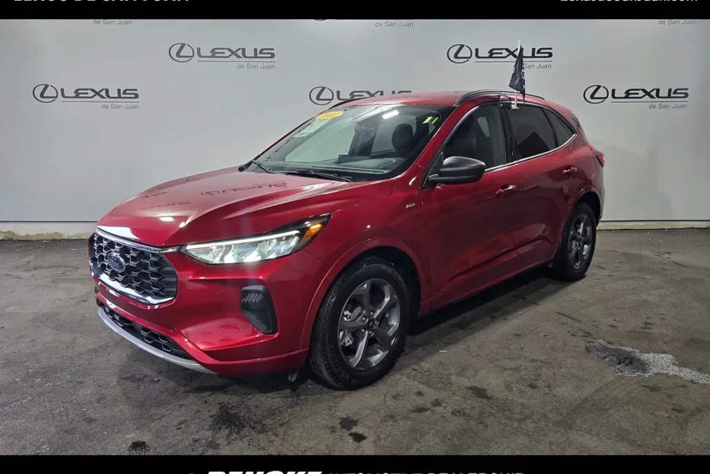 2023 Ford Escape Hybrid ST-Line photo 1