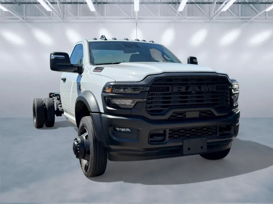 2025 Ram 5500 Tradesman photo 1