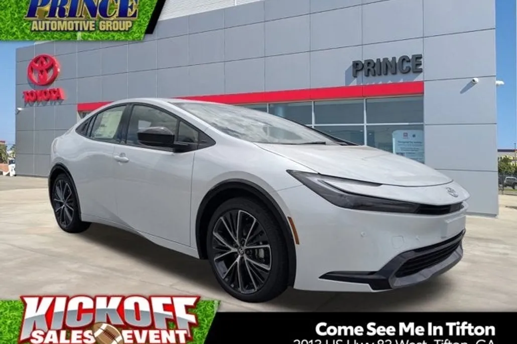 2025 Toyota Prius XLE photo 1