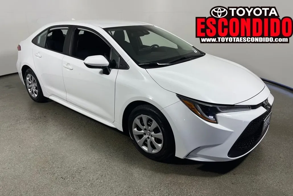 2022 Toyota Corolla LE photo 1