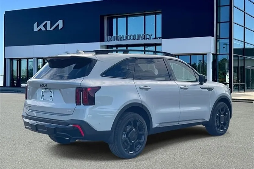 2026 Kia Sorento X-Line photo 1