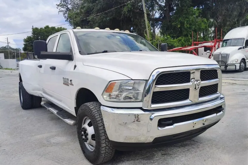 2017 Ram 3500 Tradesman photo 1