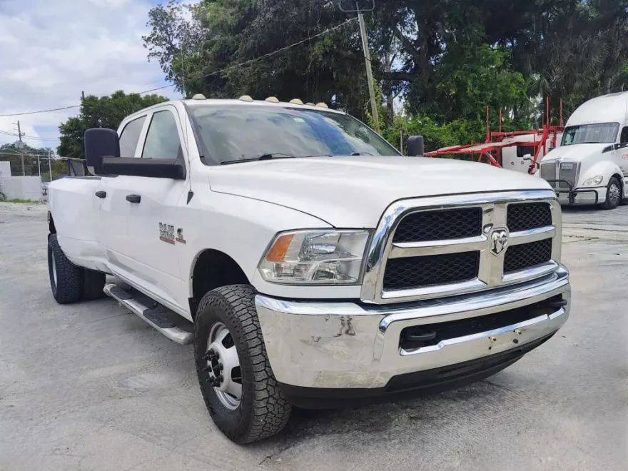 2017 Ram 3500 Tradesman photo 1