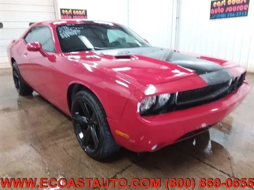 2012 Dodge Challenger R/T photo 1