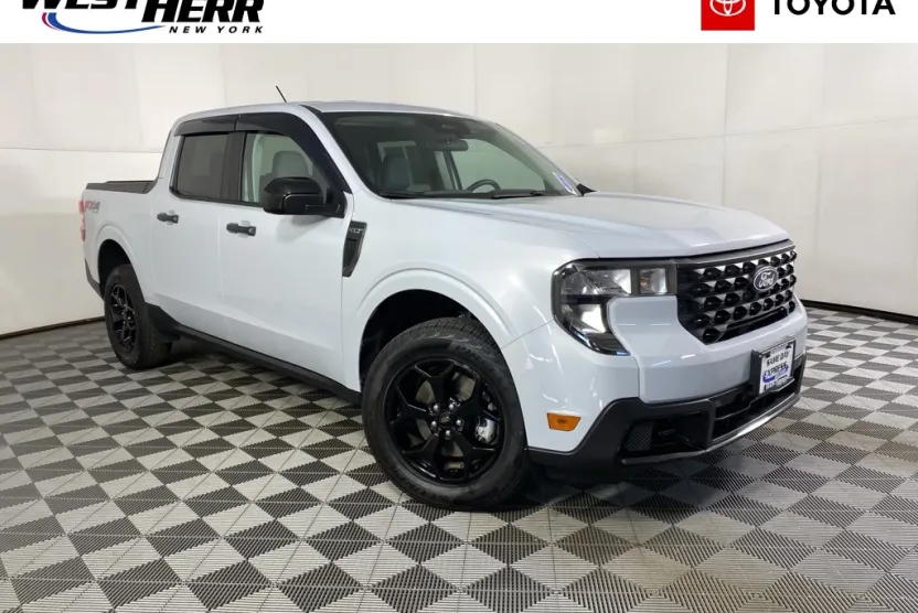 2025 Ford Maverick XLT photo 1