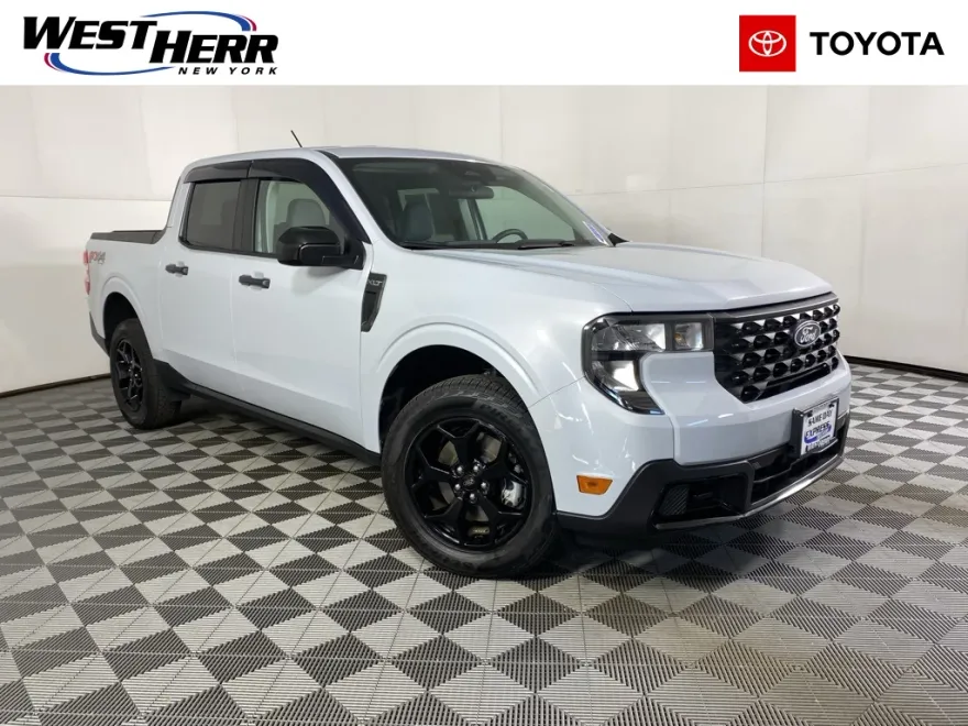 2025 Ford Maverick XLT photo 1