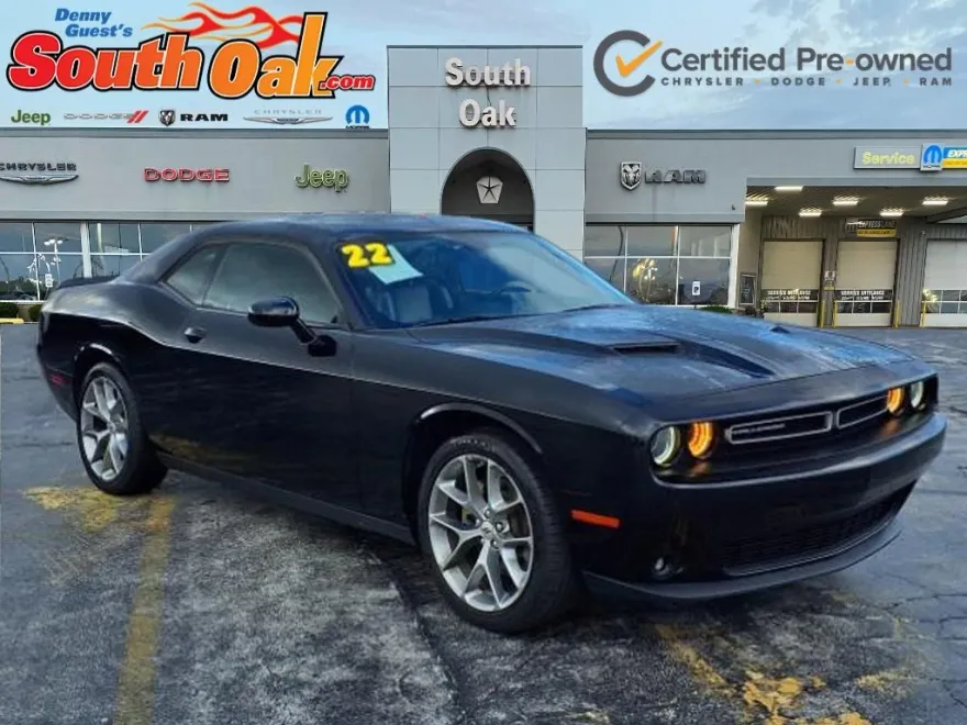 2022 Dodge Challenger SXT photo 1