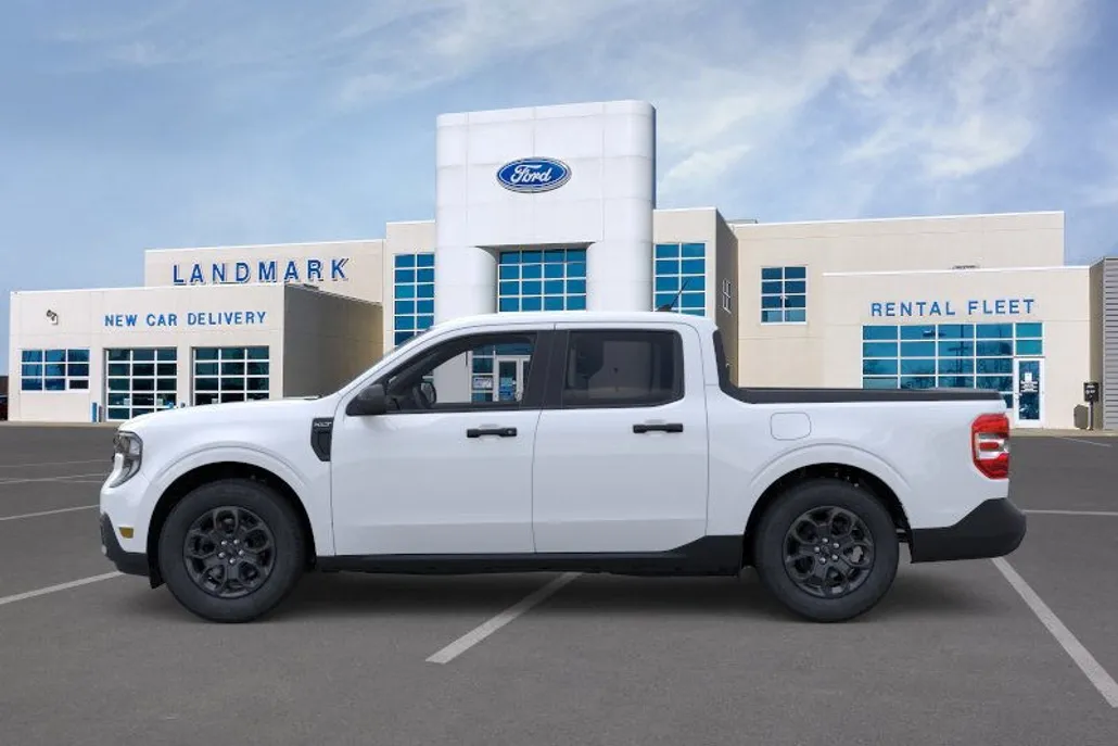2025 Ford Maverick XLT photo 1