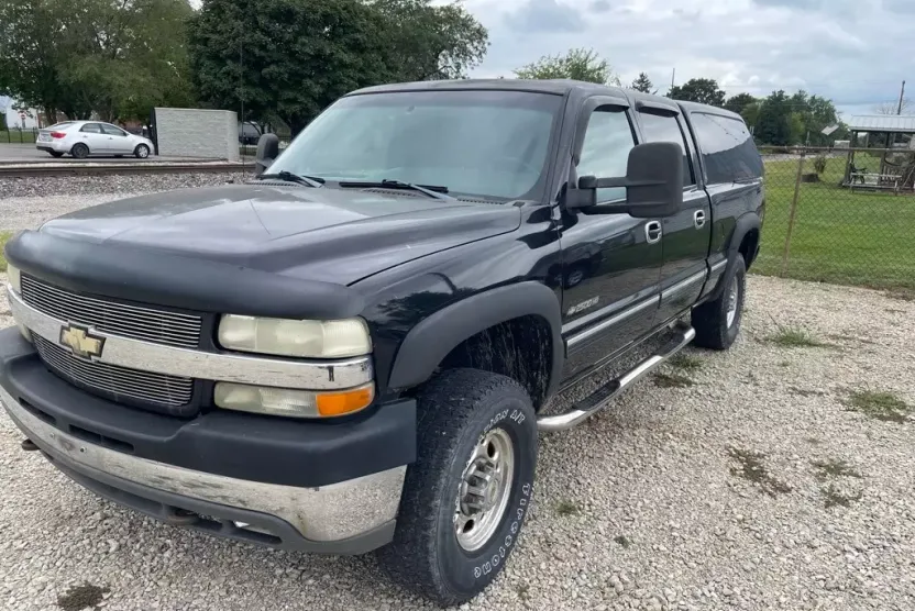 2001 Chevrolet Silverado 2500HD LS photo 1
