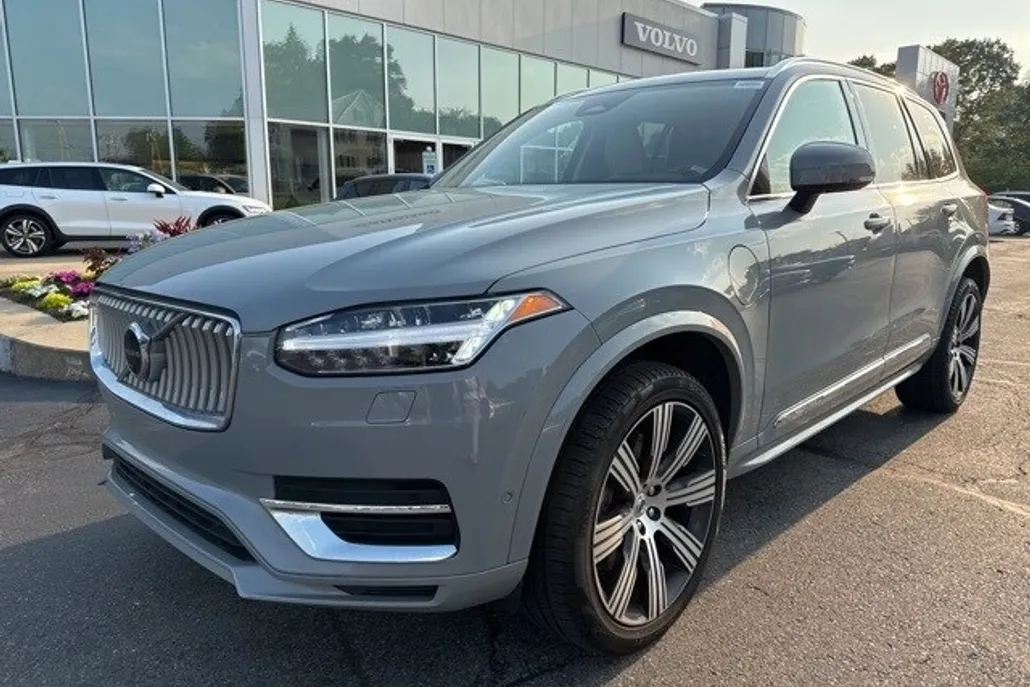 2024 Volvo XC90 Recharge T8 Plus photo 1