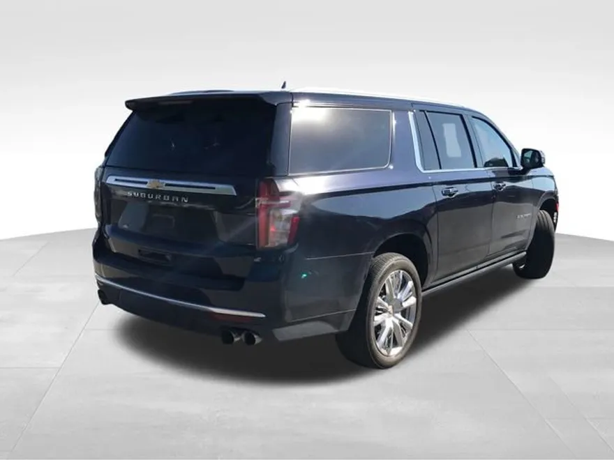 2023 Chevrolet Suburban High Country photo 1