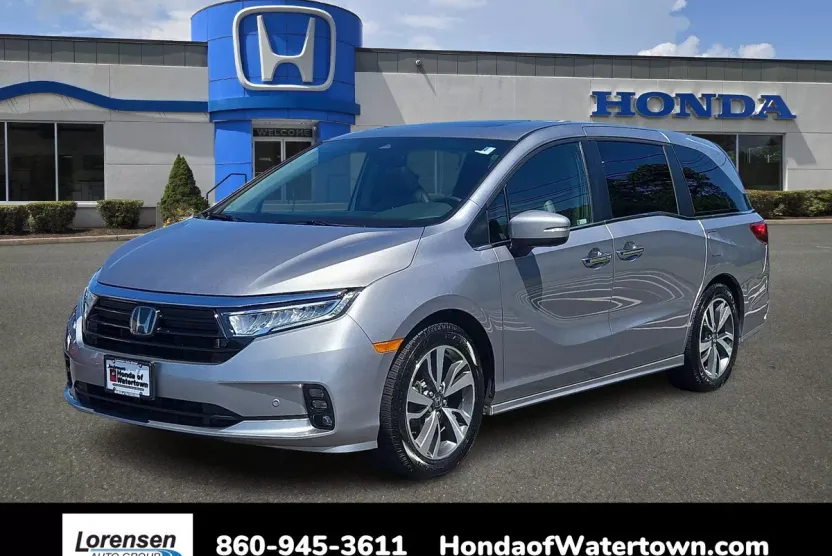 2023 Honda Odyssey Touring photo 1