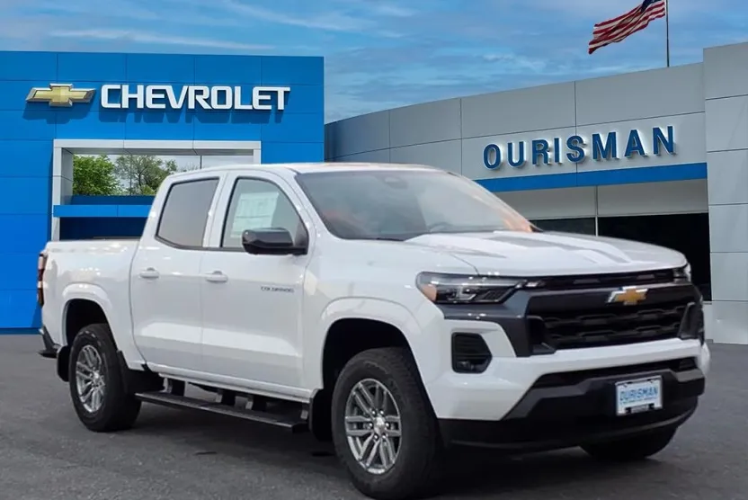 2026 Chevrolet Colorado LT photo 1