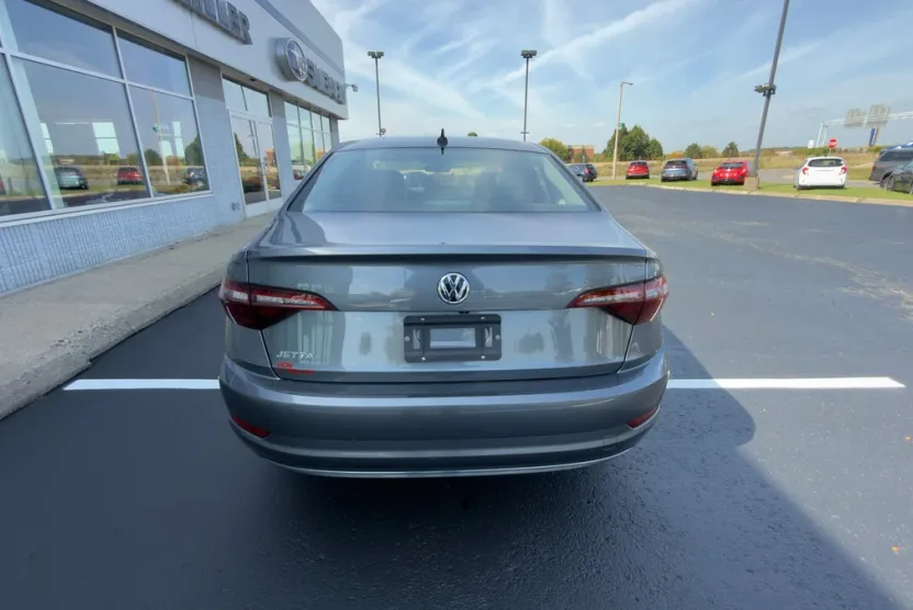2021 Volkswagen Jetta SEL photo 1