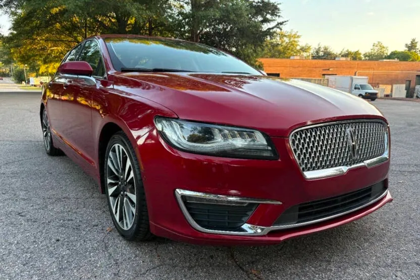 2019 Lincoln MKZ Hybrid Reserve photo 1