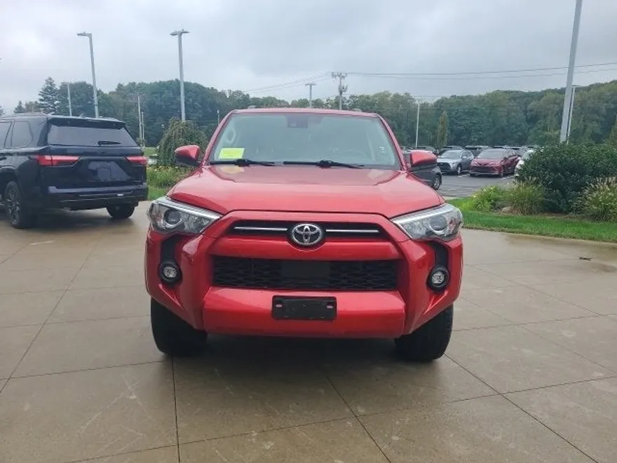 2021 Toyota 4Runner SR5 4WD photo 1