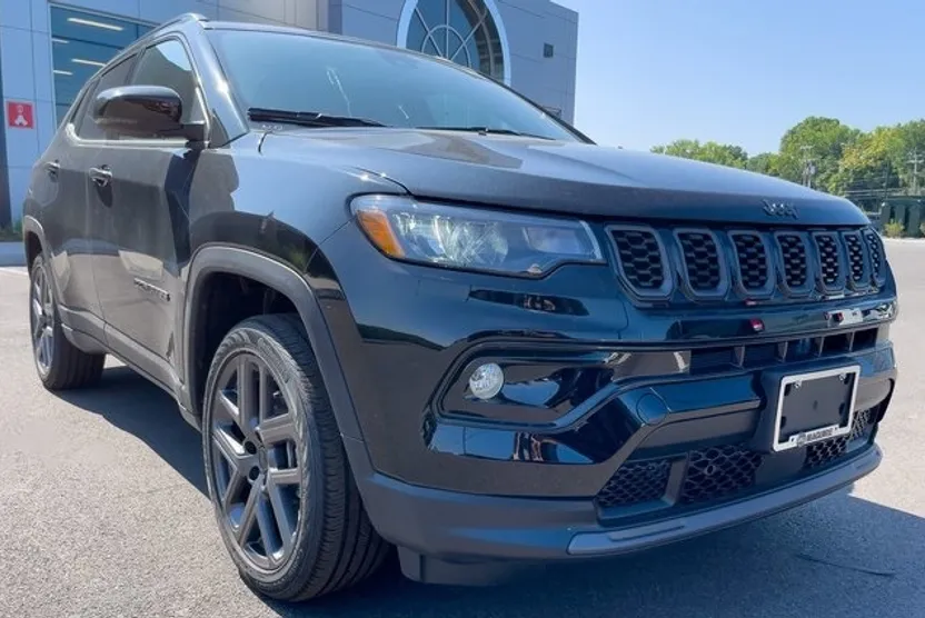 2025 Jeep Compass Limited photo 1
