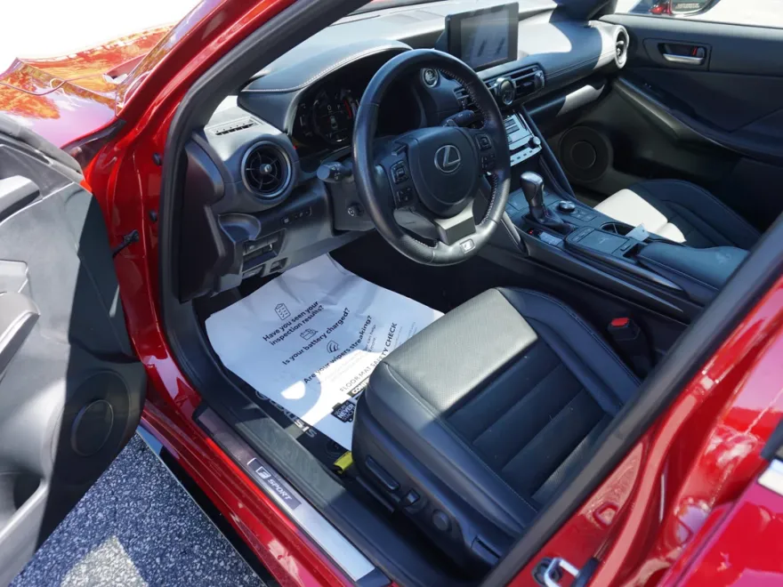 2023 Lexus IS 350 F SPORT photo 1