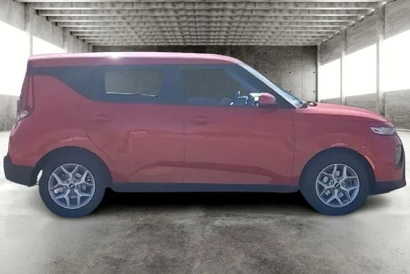 2022 Kia Soul LX S X-Line photo 1