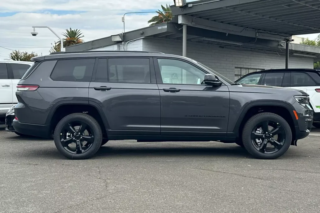 2025 Jeep Grand Cherokee Limited photo 1