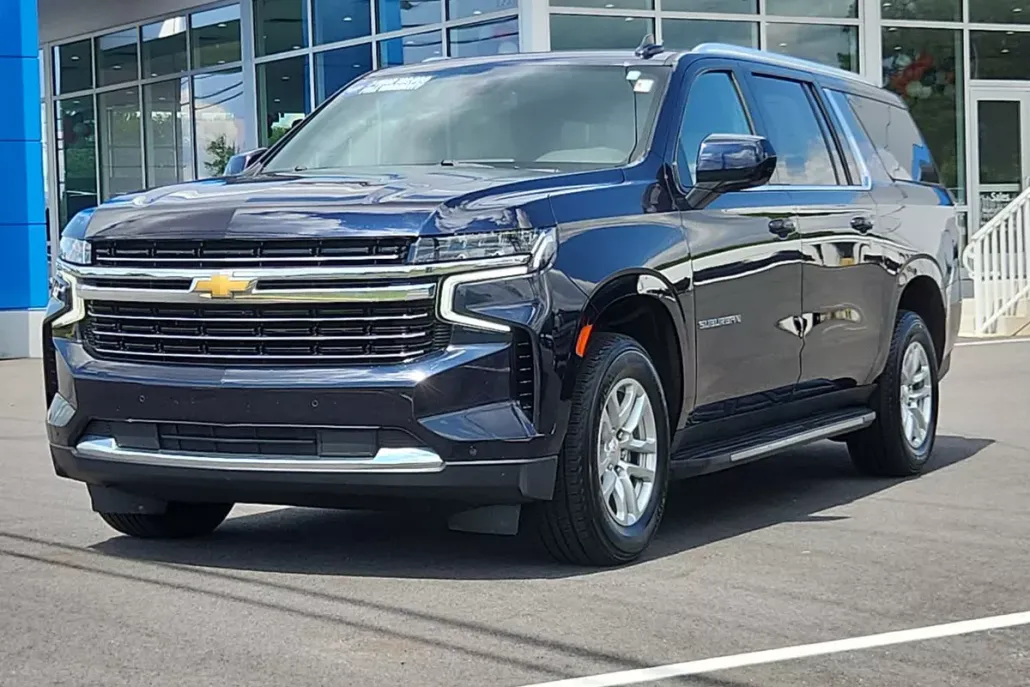 2023 Chevrolet Suburban LT photo 1