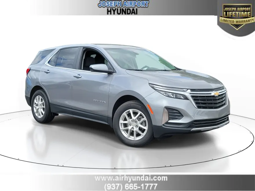2023 Chevrolet Equinox LT photo 1