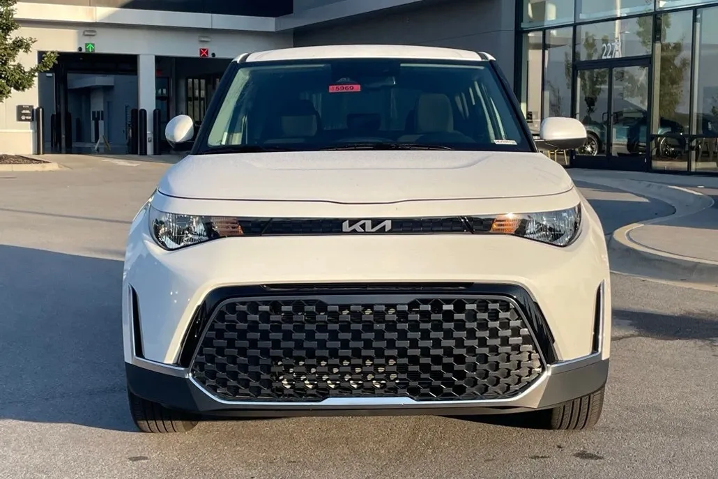 2025 Kia Soul EX photo 1