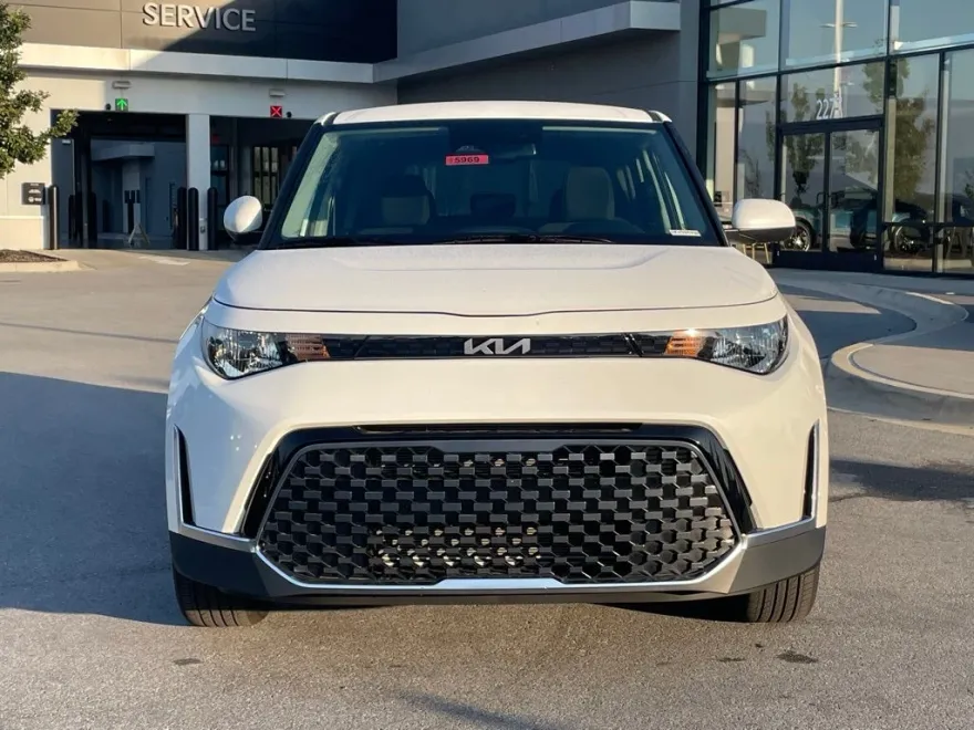 2025 Kia Soul EX photo 1