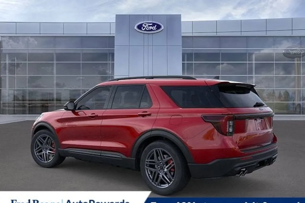 2025 Ford Explorer ST photo 1