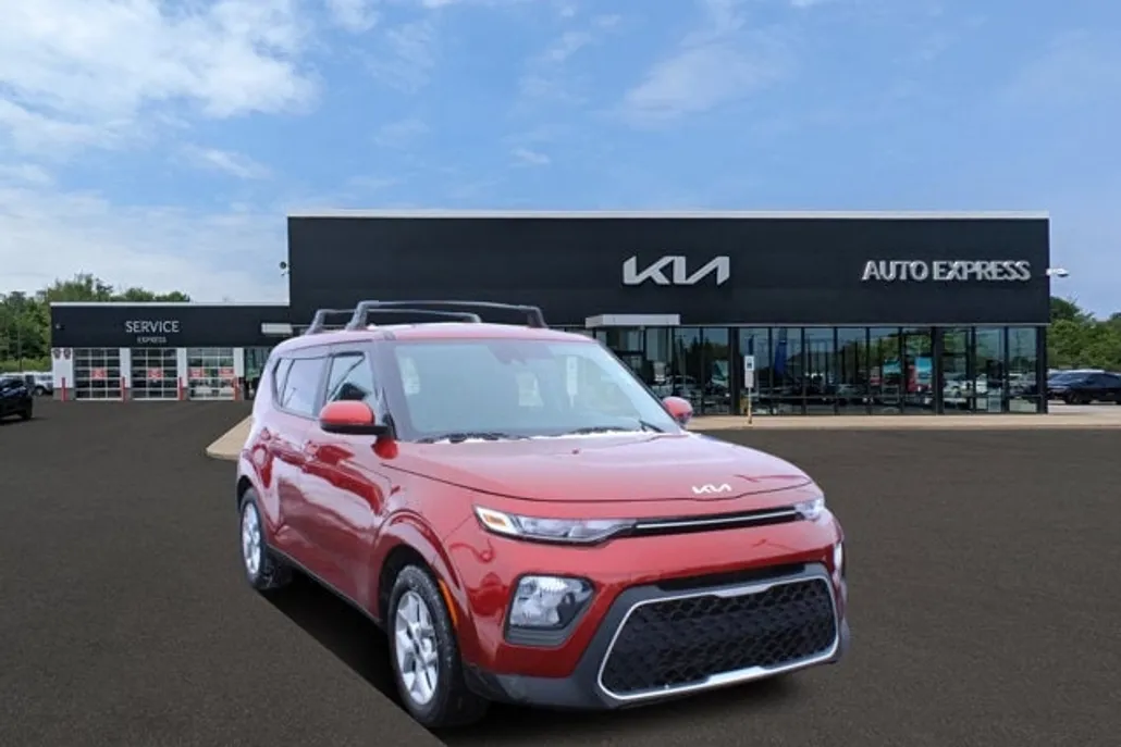 2022 Kia Soul LX photo 1