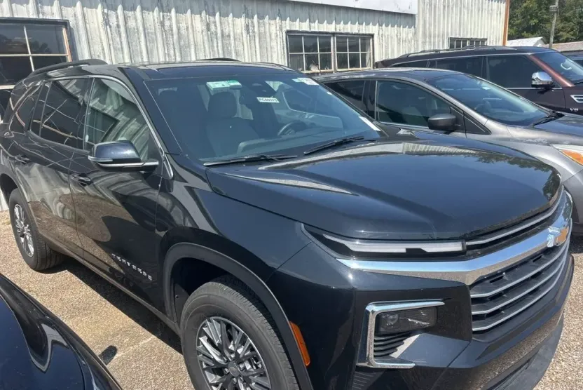 2025 Chevrolet Traverse photo 1