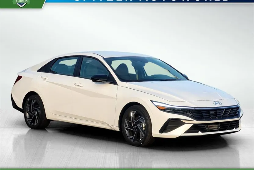 2025 Hyundai Elantra SEL Sport photo 1
