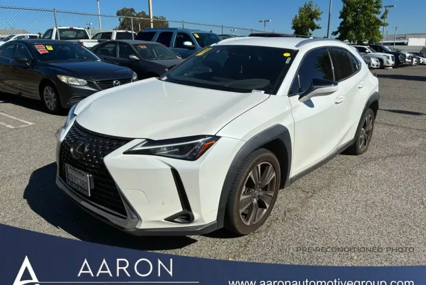 2022 Lexus UX 200 photo 1
