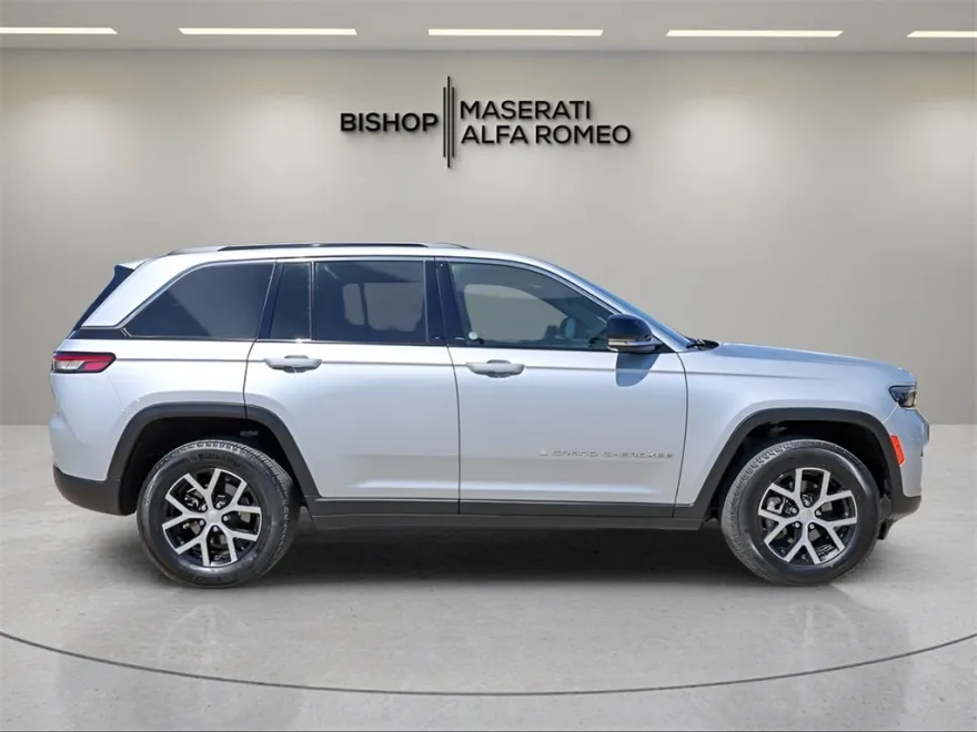 2024 Jeep Grand Cherokee Limited photo 1