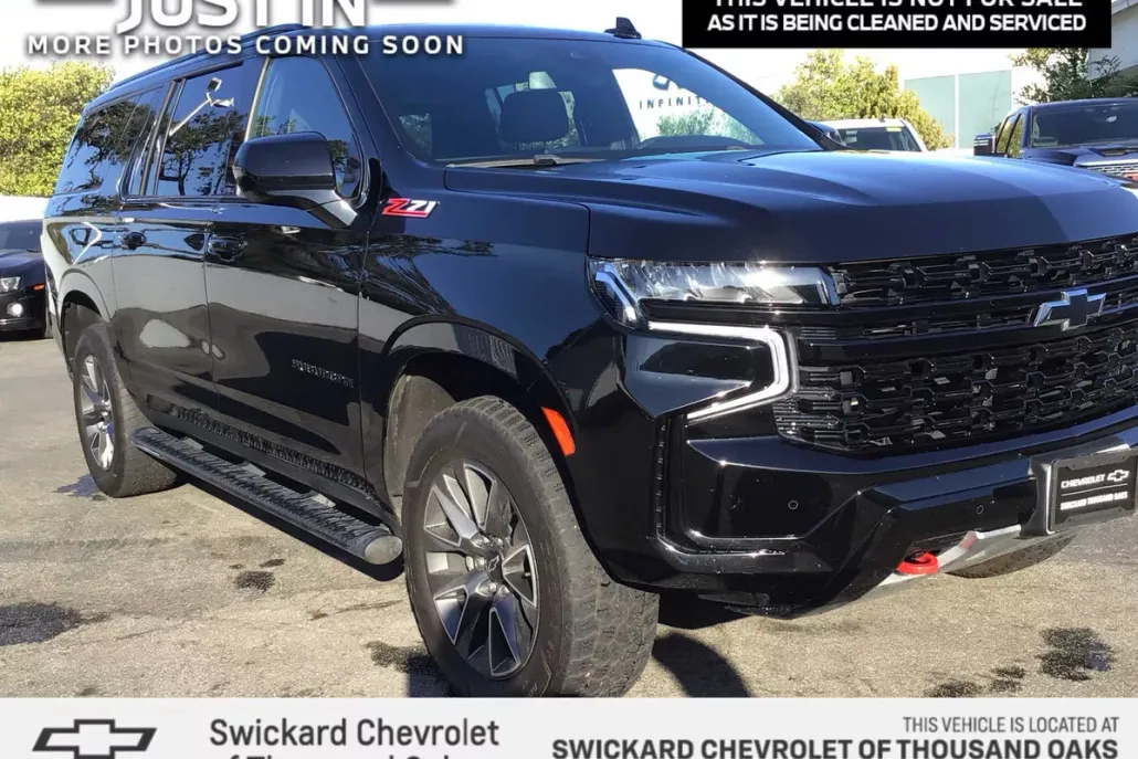 2023 Chevrolet Suburban Z71 photo 1