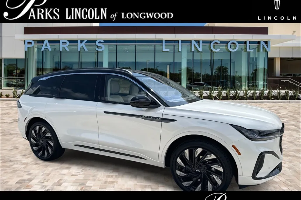 2025 Lincoln Nautilus Black Label photo 1
