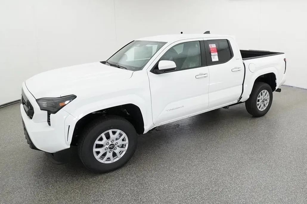 2025 Toyota Tacoma SR5 photo 1