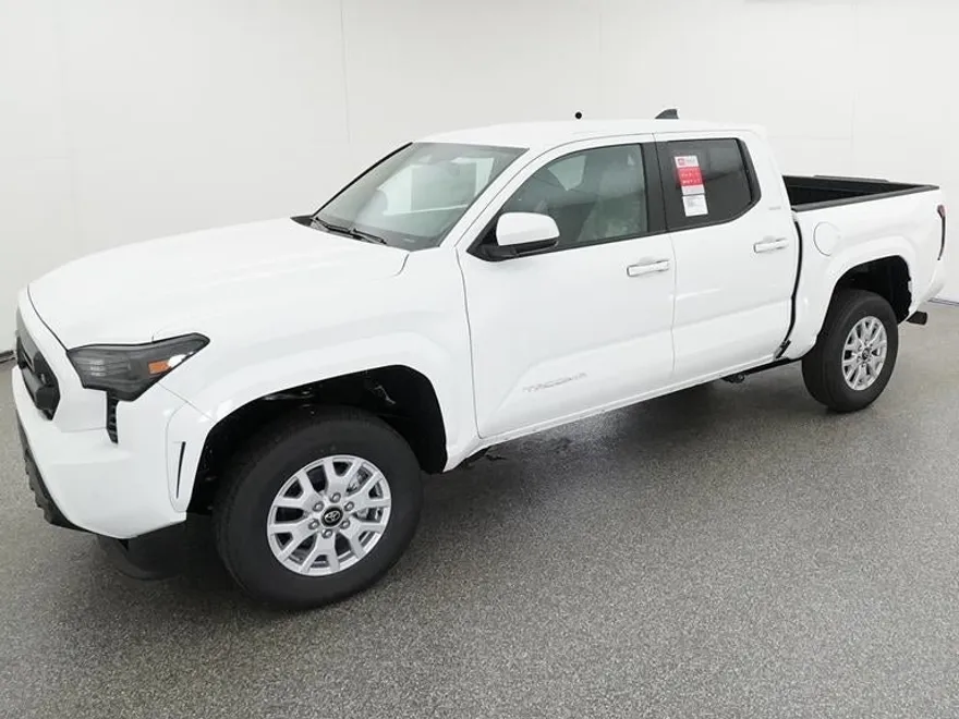2025 Toyota Tacoma SR5 photo 1