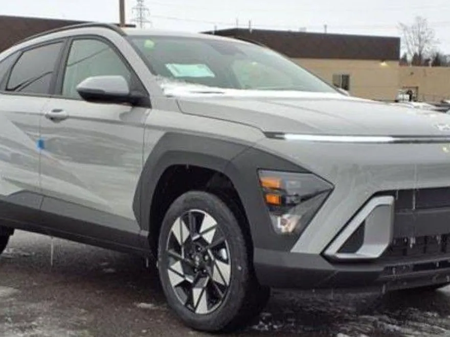 2025 Hyundai Kona SEL photo 1