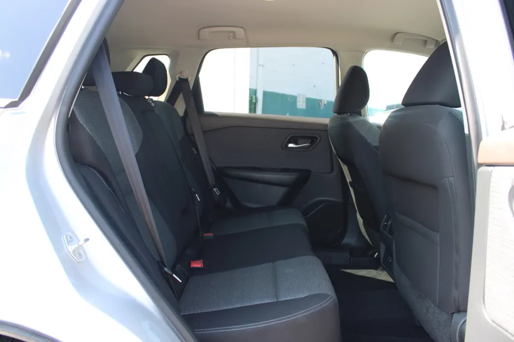 2021 Nissan Rogue SV photo 1