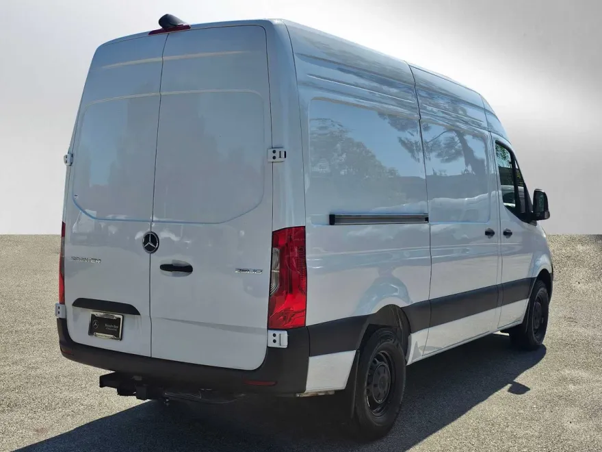 2025 Mercedes Benz Sprinter 2500 Standard Roof photo 1